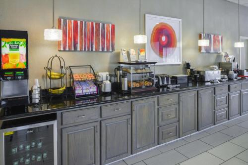 Americas Best Value Inn & Suites Bastrop - image 4