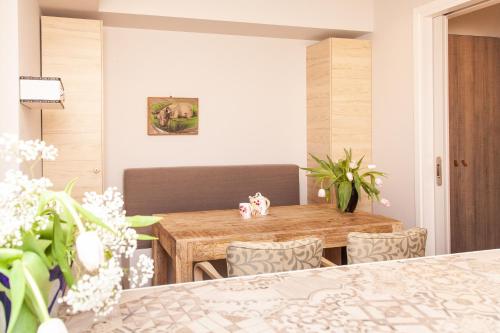 Sweet Suite Flora in Vouliagmeni, Atény (fotografie 8)