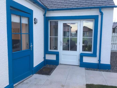 Olavat Cottage detached property with parking