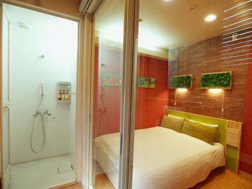 Double Room - Non-Smoking  image 10