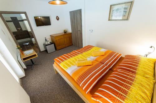 Double Room with Terrace image 6