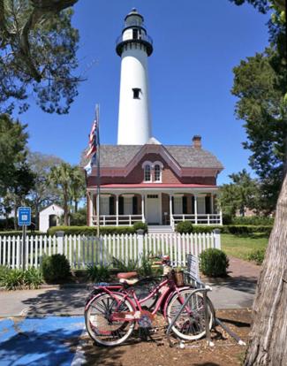 Cozy Cottage on Cummings Lane, blocks to beach