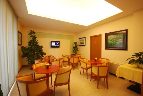 酒吧/高級酒吧, 噶拉酒店 (Hotel Gala) in 佩薩羅市中心