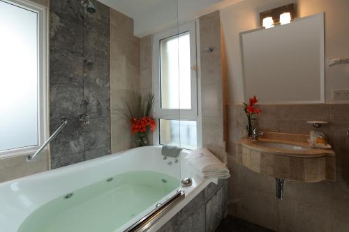 Europlaza Hotel & Suites, Буэнос-Айрес (фото 4)