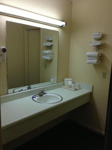 Super 7 Inn-Siloam Springs