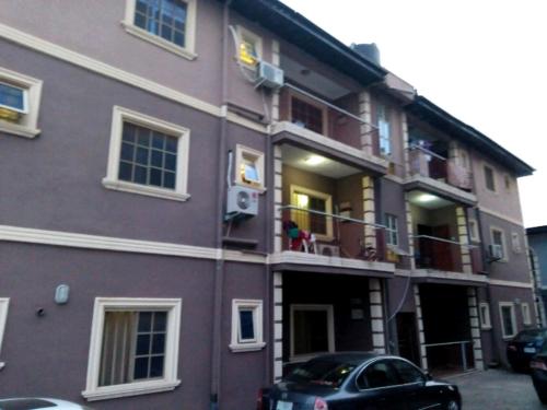 Full Service 3 Bedroom Flats