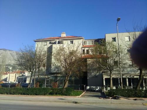 Apartments with WiFi Omis - 14824 Omiš