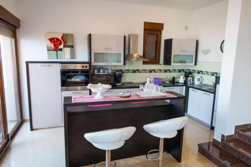 Family friendly house with a swimming pool Rogoznica - 15176, Rogoznica (photo 2)