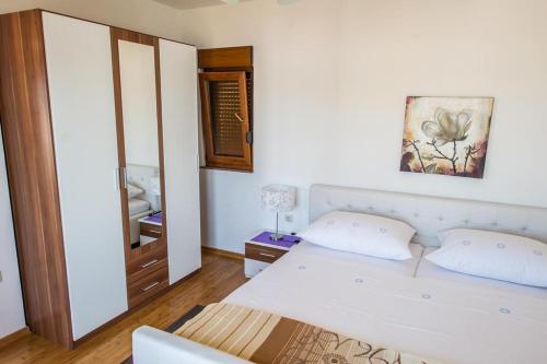Family friendly house with a swimming pool Rogoznica - 15176, Rogoznica (photo 6)