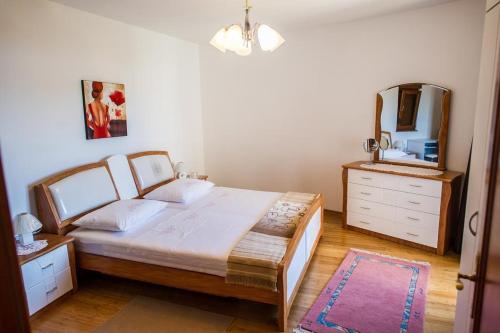 Family friendly house with a swimming pool Rogoznica - 15176, Rogoznica (photo 9)