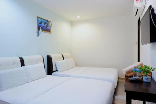 2 double beds