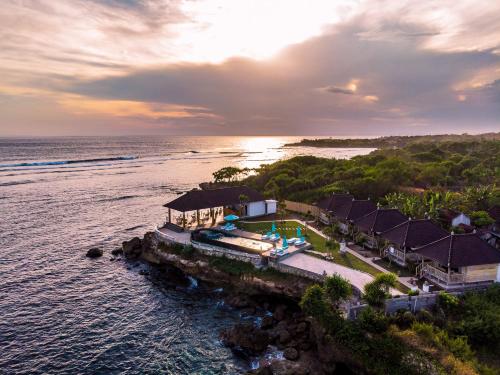 Ombak Bay Lembongan 1