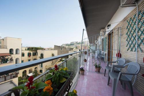 Panorama Vesuvius Central (in front of the metro), Neapel (Foto 10)