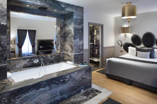 Hotel Lumen Paris Louvre - image 10