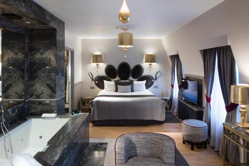 room detail thumbnail 1