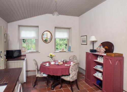 Batty Langley Lodge - image 4