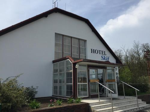 Labe Aréna Račice - Hotel - Štětí