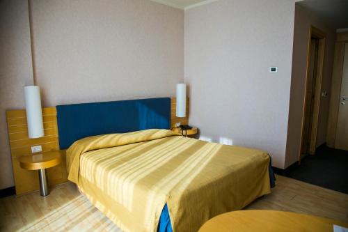 1 twin bed