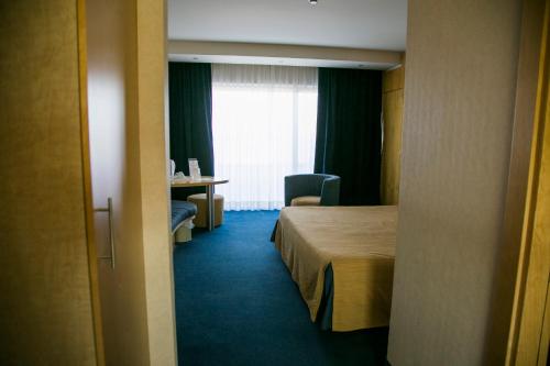 3 twin beds