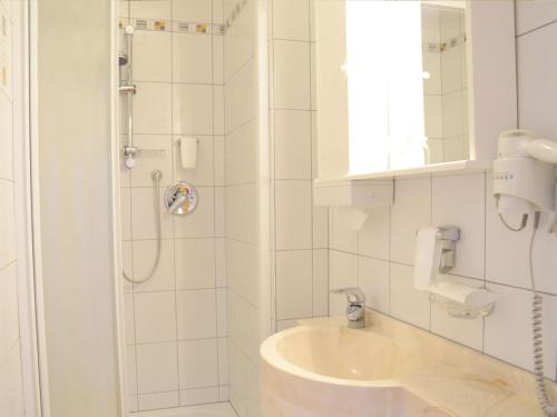 Hotel Karin - image 10