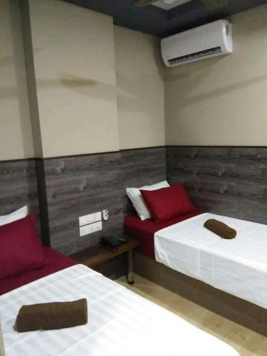 Superior Twin Room image 2