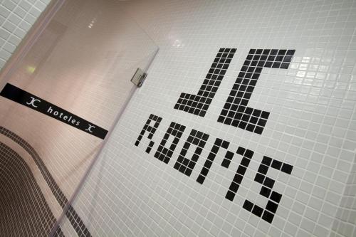 JC Rooms Santa Ana - image 7