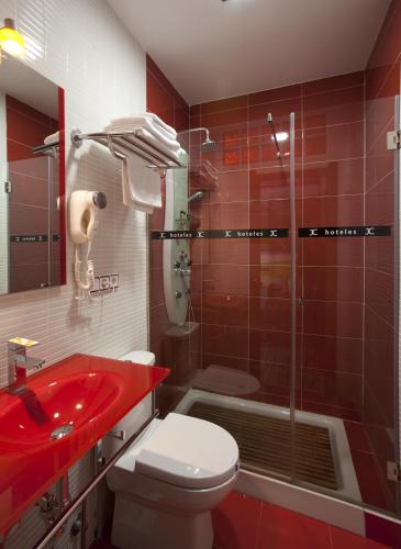 JC Rooms Santa Ana - image 3