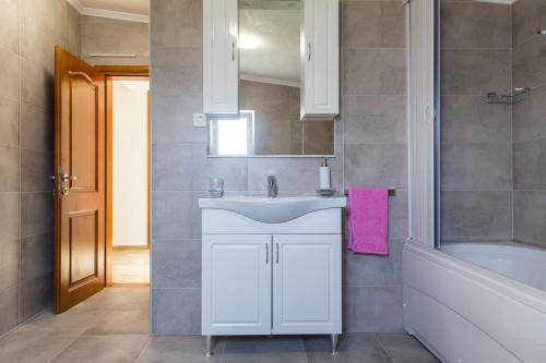 Lux Apartments Fabris - image 6