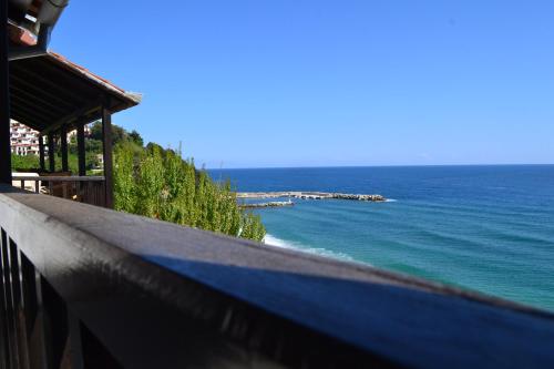  Apartments with Infinite View of the Aegean Sea in Agios Ioannis