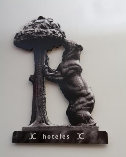 JC Rooms Santa Ana - image 11