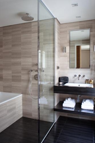 Hotel Marignan Champs-Elysées - image 3