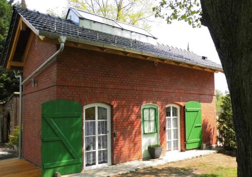 Bahnhof Droyßig - Übernachten im Denkmal