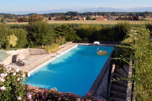 Swimming pool, Le Peyret in Serres-Castet