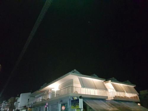 Deluxe Lilian Deluxe Lilian