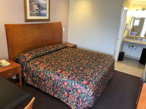 Thunderbird Motel - image 6