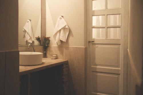 al otro lado del río (al otro lado del rio) in San Francisco Del Monte De Oro