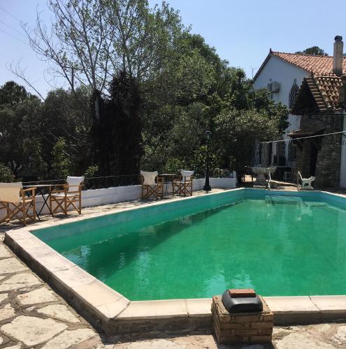  1911 Poros Country Retreat, Unterkunft in Galatás