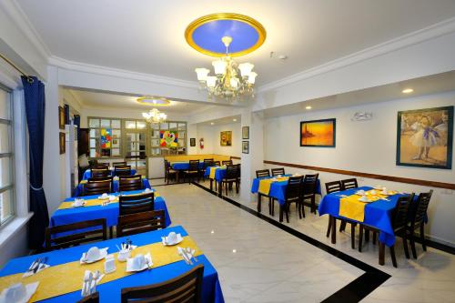 Frankfurter Deluxe Inn – Cebu City, IL