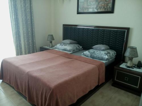 1 queen bed