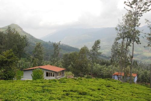 Colonial 4 B/R Home, Great for Families, Coonoor