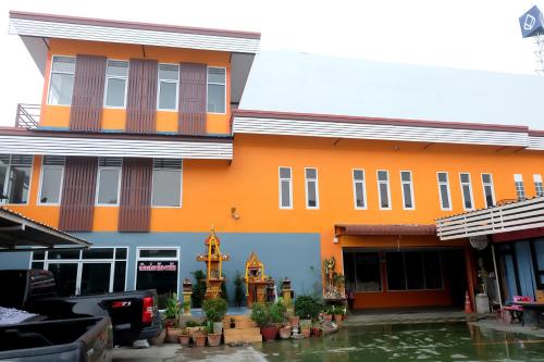 35 négyzetméteres, 1 hálószobás, 1 saját fürdőszobával rendelkező Apartman Ban Pong területén (Banpong center place) in Ban Pong