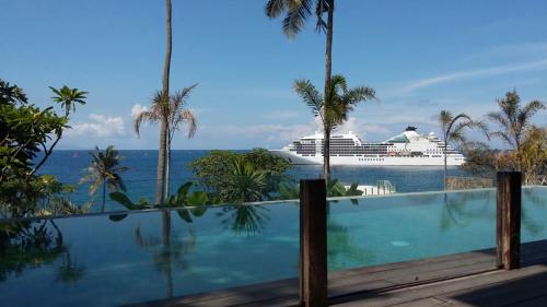 Rajavilla Lombok Resort - Seaside Serenity