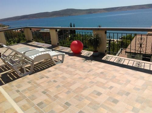 Apartments Europa - bed and breakfast - Chambre d'hôtes - Starigrad-Paklenica