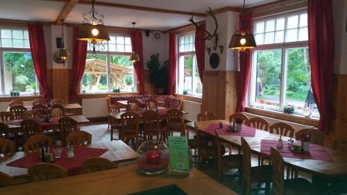 奧伯施威澤呼特旅館 (Obere Schweizerhutte) in 奧貝羅夫