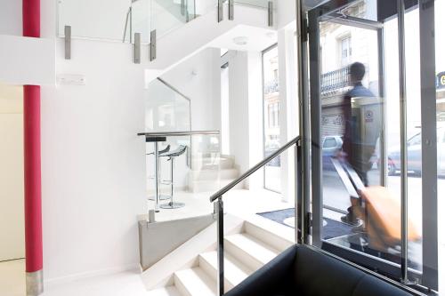 Live & Dream - image 4