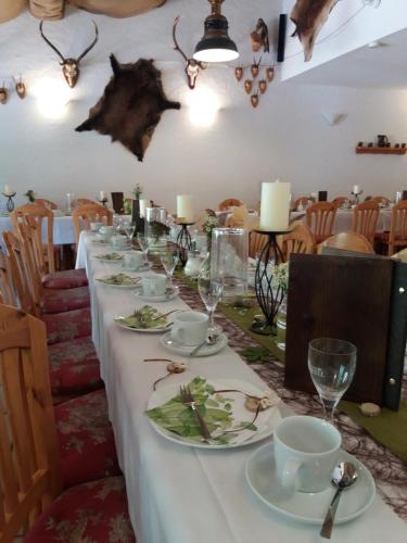 餐飲選擇, 奧伯施威澤呼特旅館 (Obere Schweizerhutte) in 奧貝羅夫