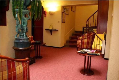 Lobby, Hotel Elysee near Basilique Notre Dame de Fourviere