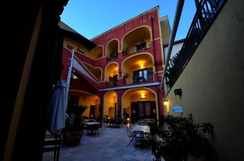  Manouche Bistrot B&B, Pension in Caserta bei Caiazzo