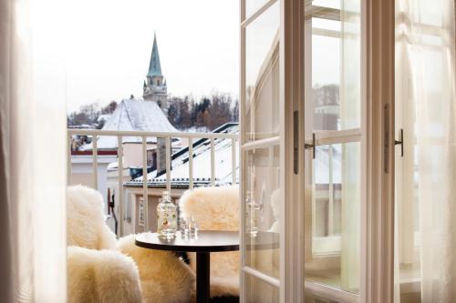 Apartment with Balcony