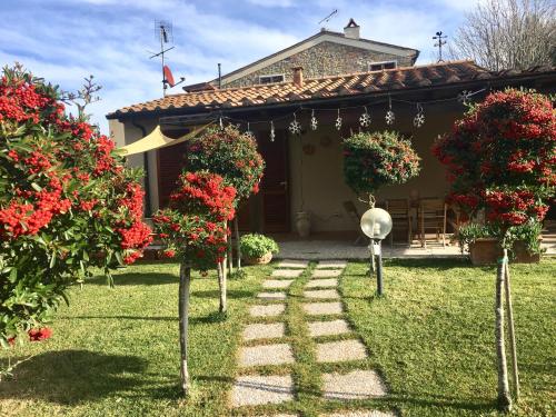  Casetta Nina con giardino recintato a Montescudaio, Pension in Montescudaio